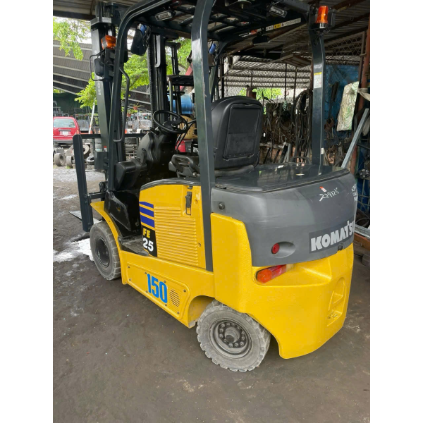 Xe nâng Komatsu