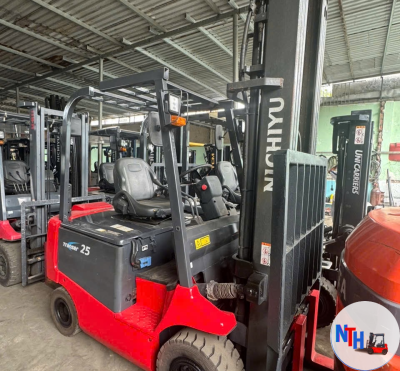 Xe nâng ngồi lái điện 1,5 tấn nâng cao 3m hãng Nichiyu