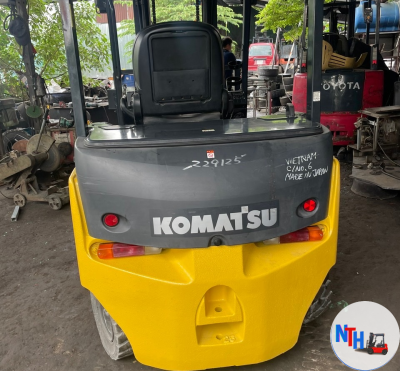 Xe nâng điện Komatsu 2.5 tấn