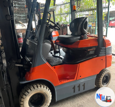Xe nâng điện ngồi lái TOYOTA 7FB20
