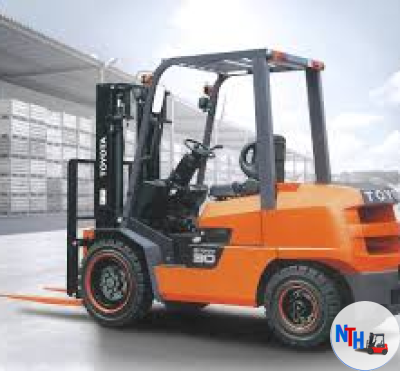 Xe nâng dầu 8 tấn TOYOTA