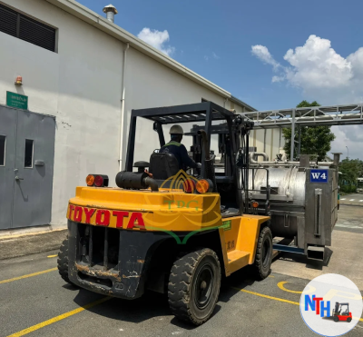 Xe nâng dầu 7 tấn TOYOTA